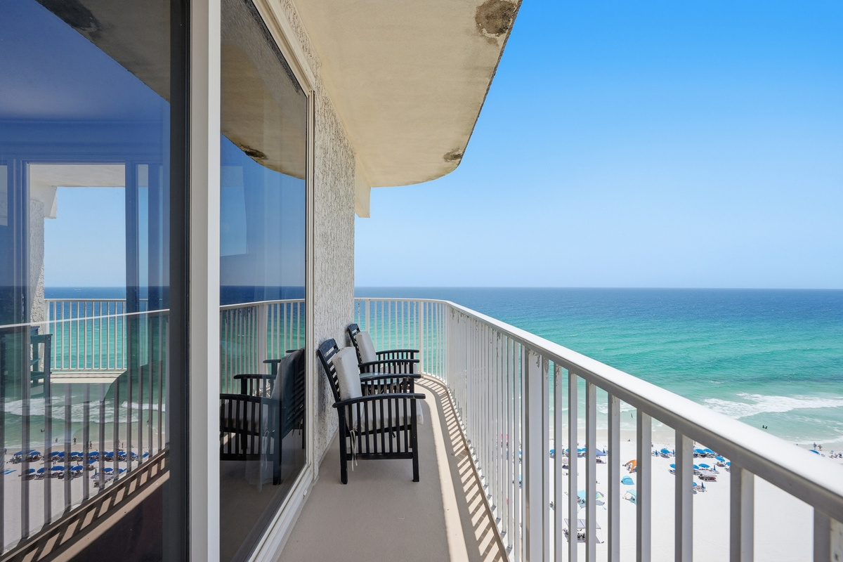 Balcony (side balcony)