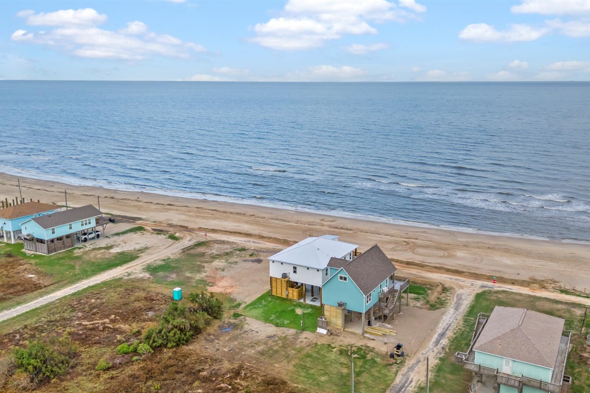 43bc8898364f42f6a7d3ab7ef58f5f44 Large | Beachhouse | Texas | TX | Vacation Homes | Galveston | Crystal Beach | Kokomo | Breezy Days | Beachfront Elegance | Sunrise Serenity | Southern Sands Property Management, LLC