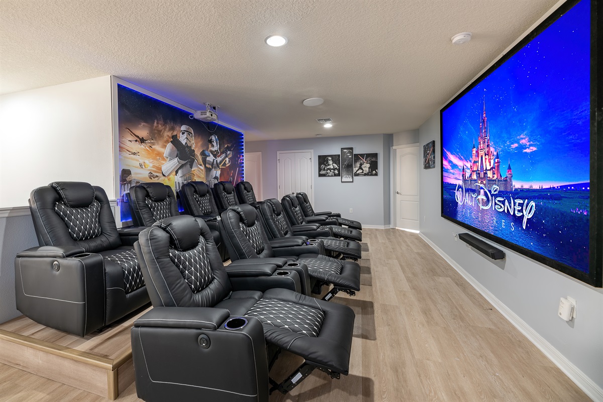 Twin Palms Villa: Home Theater