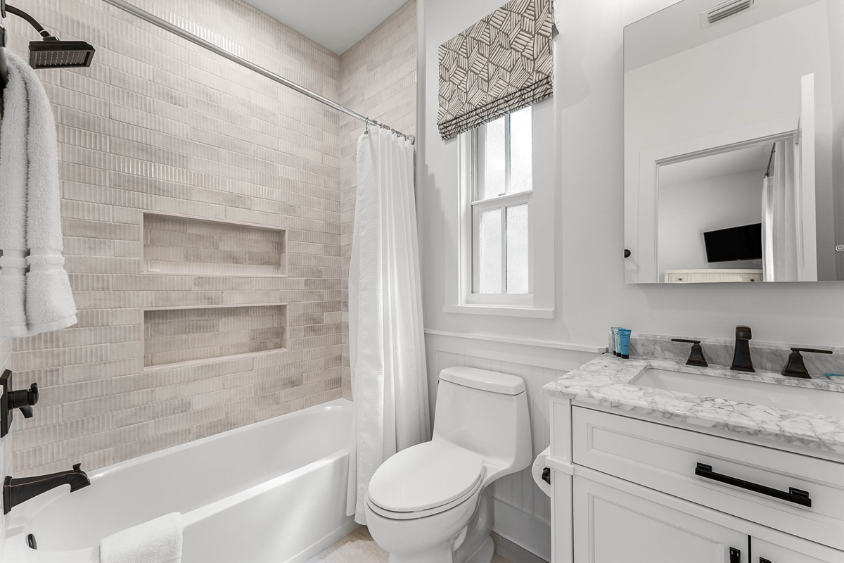 Attached Queen bathroom with tub/shower combo