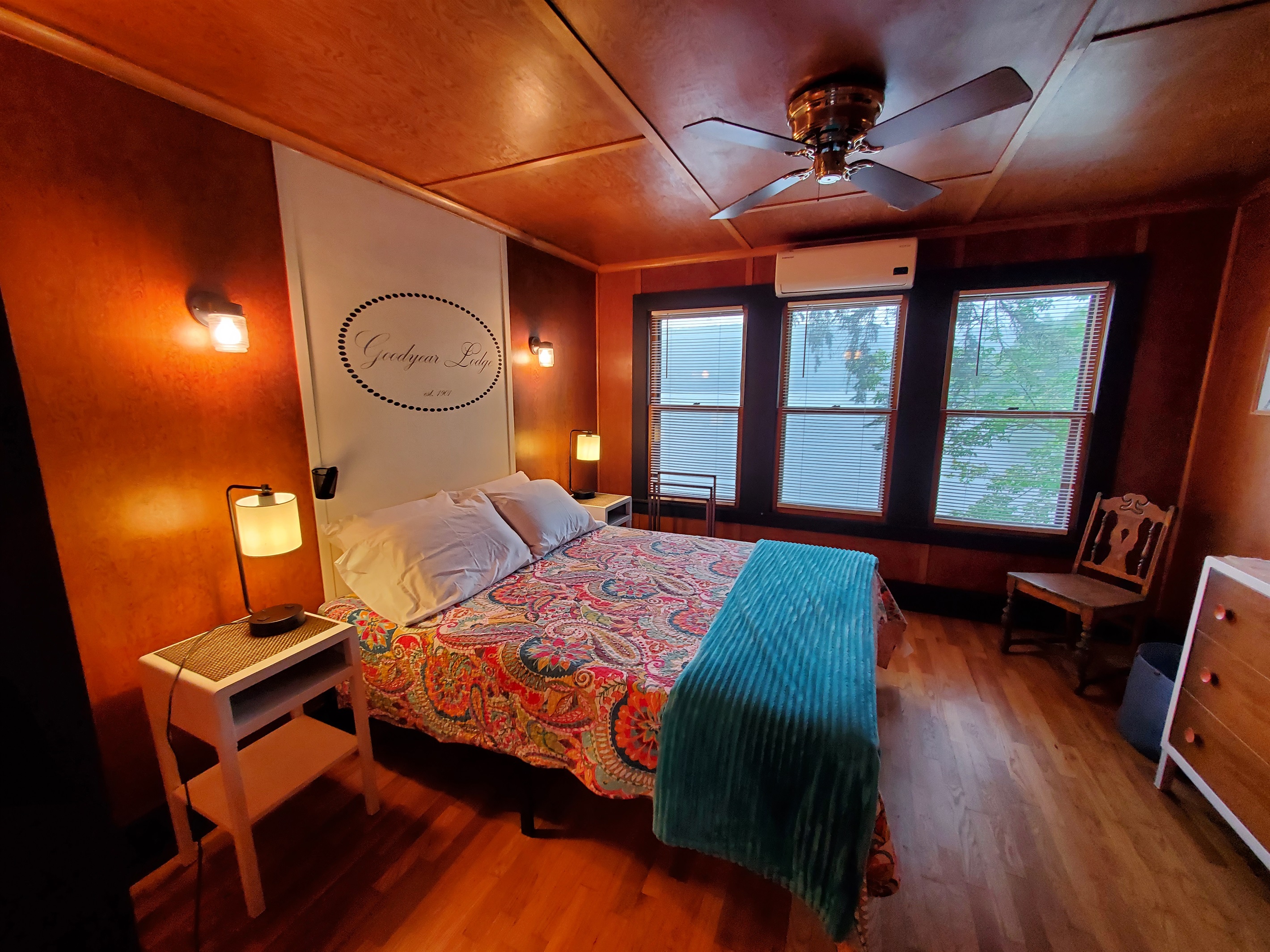 2nd Floor - 2 Bedroom Suite #2 - 1 queen bedroom