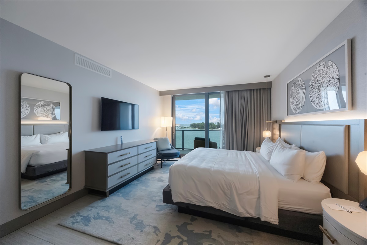Primary bedroom, King bed with ensuite bath