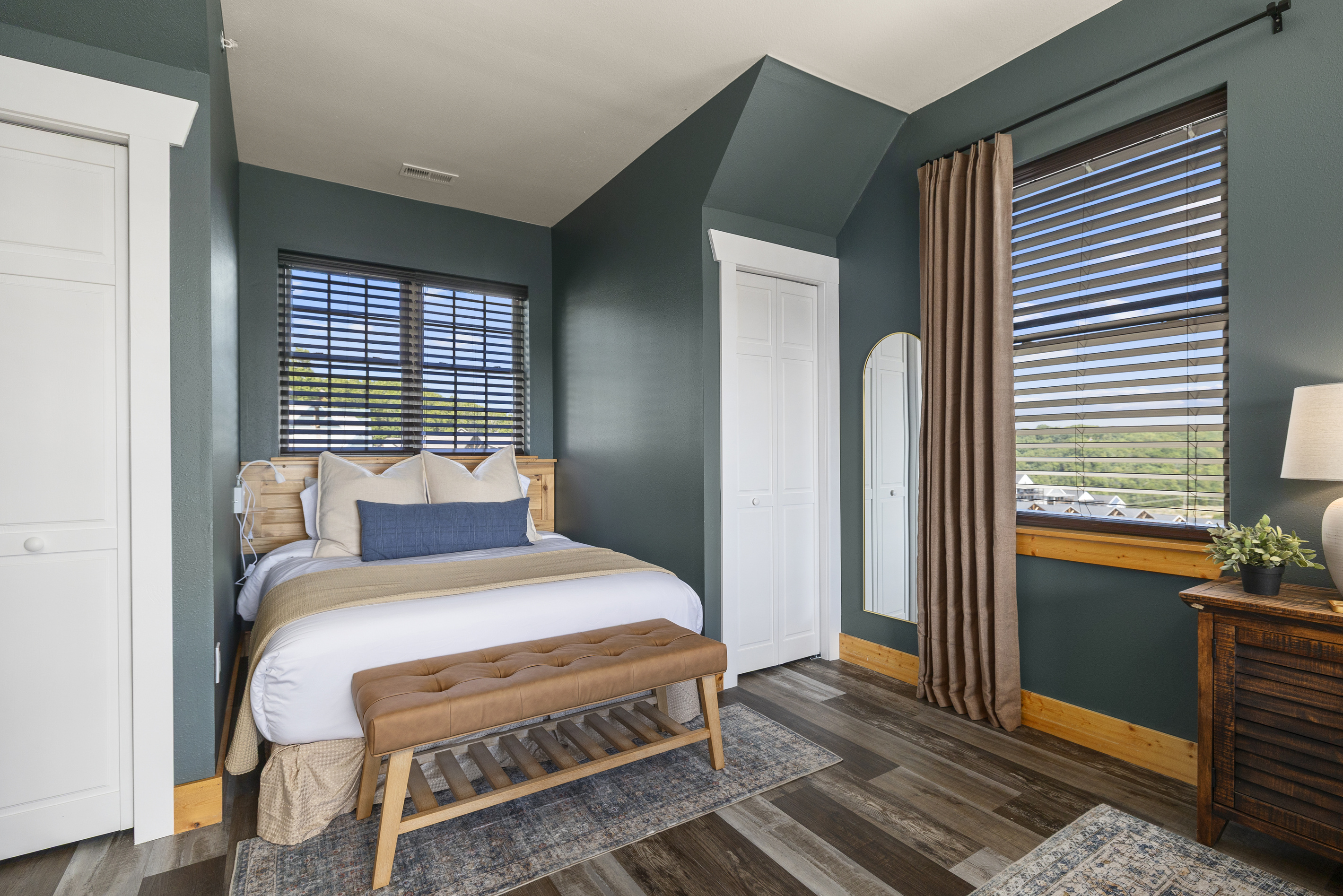 Table Rock Bedroom/upstairs