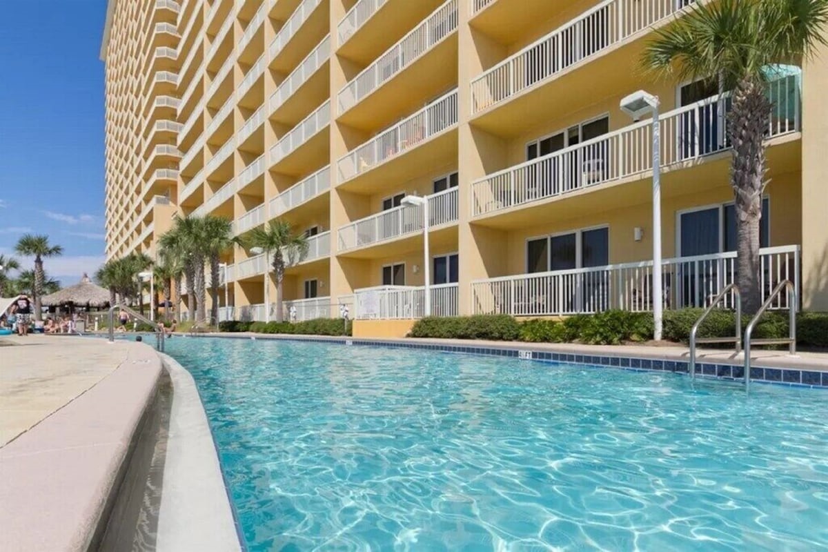 Resort Swimming Pool