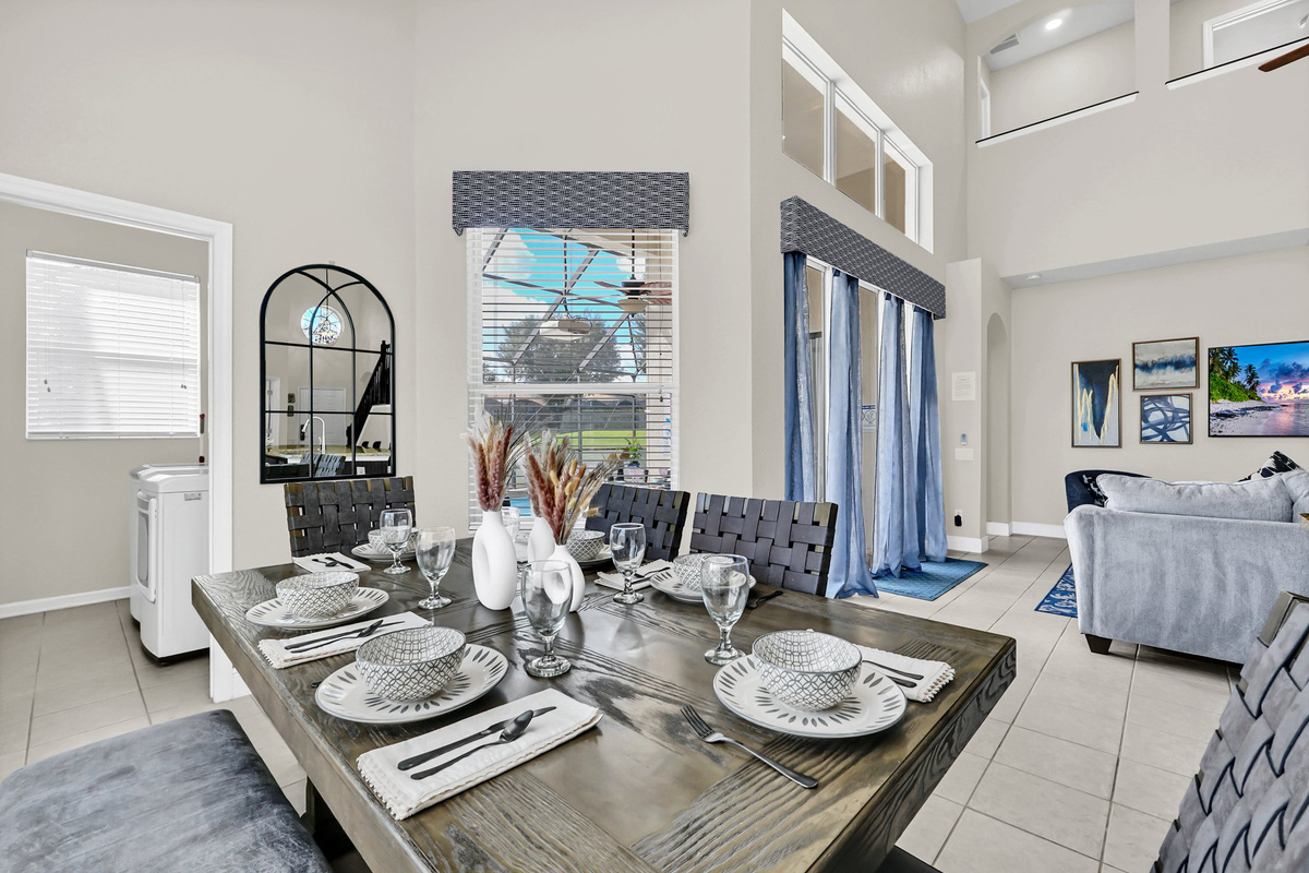 Dining Table Seats 6
