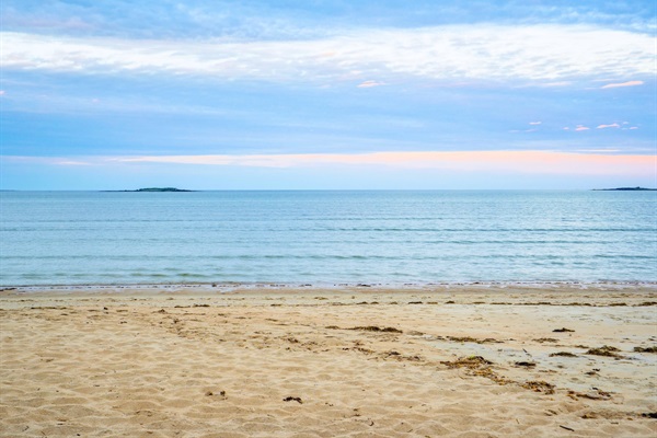 Enjoy easy access to Ferry Beach — a beautiful, peaceful escape just around the corner!
