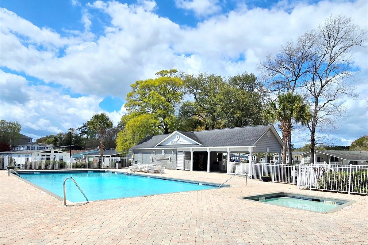Outdoor upper pool and kiddie pool