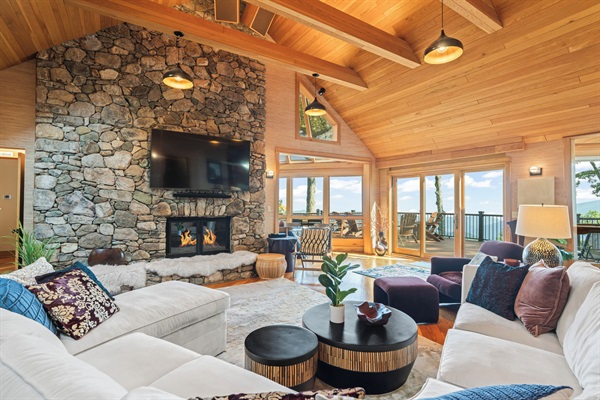 Living room
