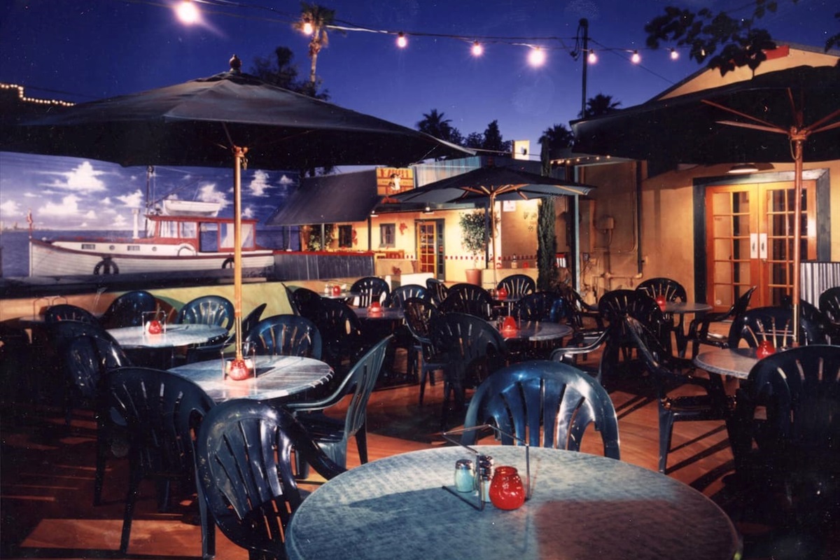 Oregano's Pizza Bistro 0.5 miles (3 minute drive / 9 minute walk)