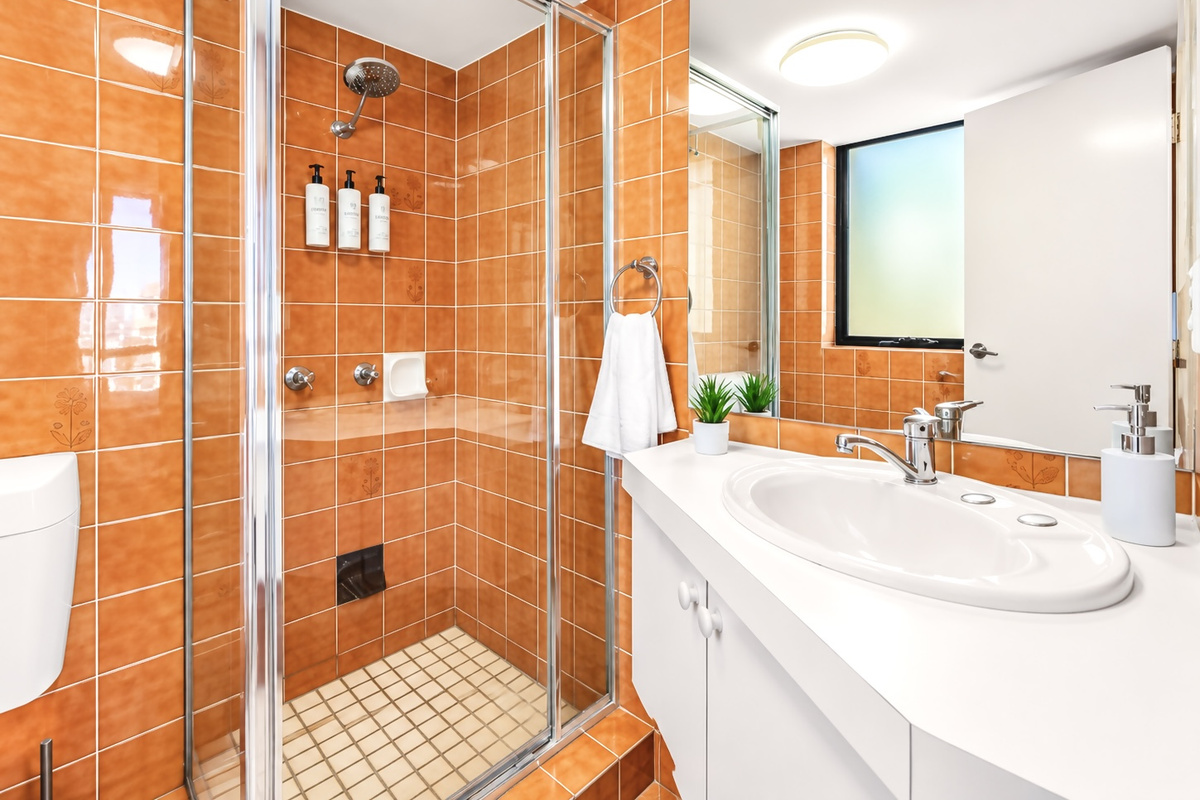 Refresh after a day at the beach with a spacious walk-in shower, plush towels and complimentary shampoo, conditioner and body wash. Bright, clean and thoughtfully prepared so you can settle in and feel at home from the moment you arrive.