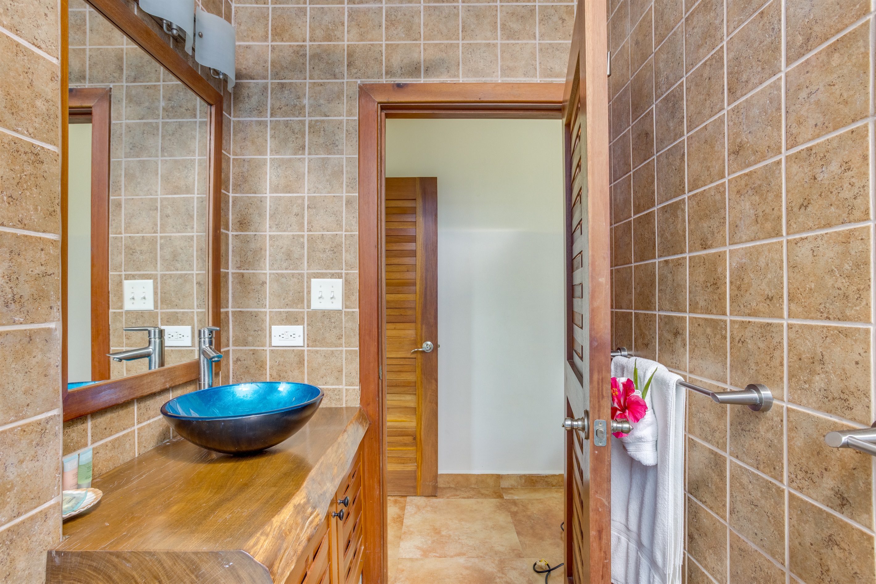 second full bathroom located in bedroom hallway on second floor