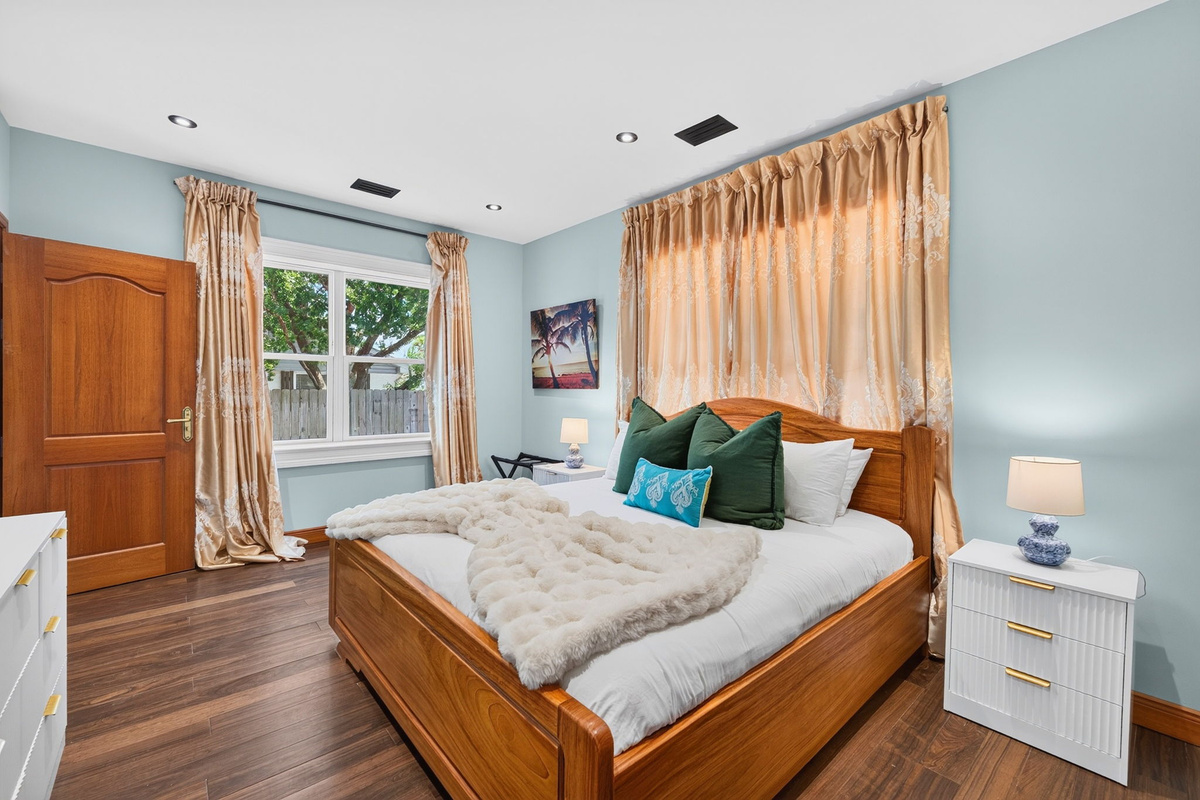 1st Floor Bedroom 2, King Suite | Rosewood Retreat | 2605 Palm Blvd, Isle of Palms, SC | IOP Escapes