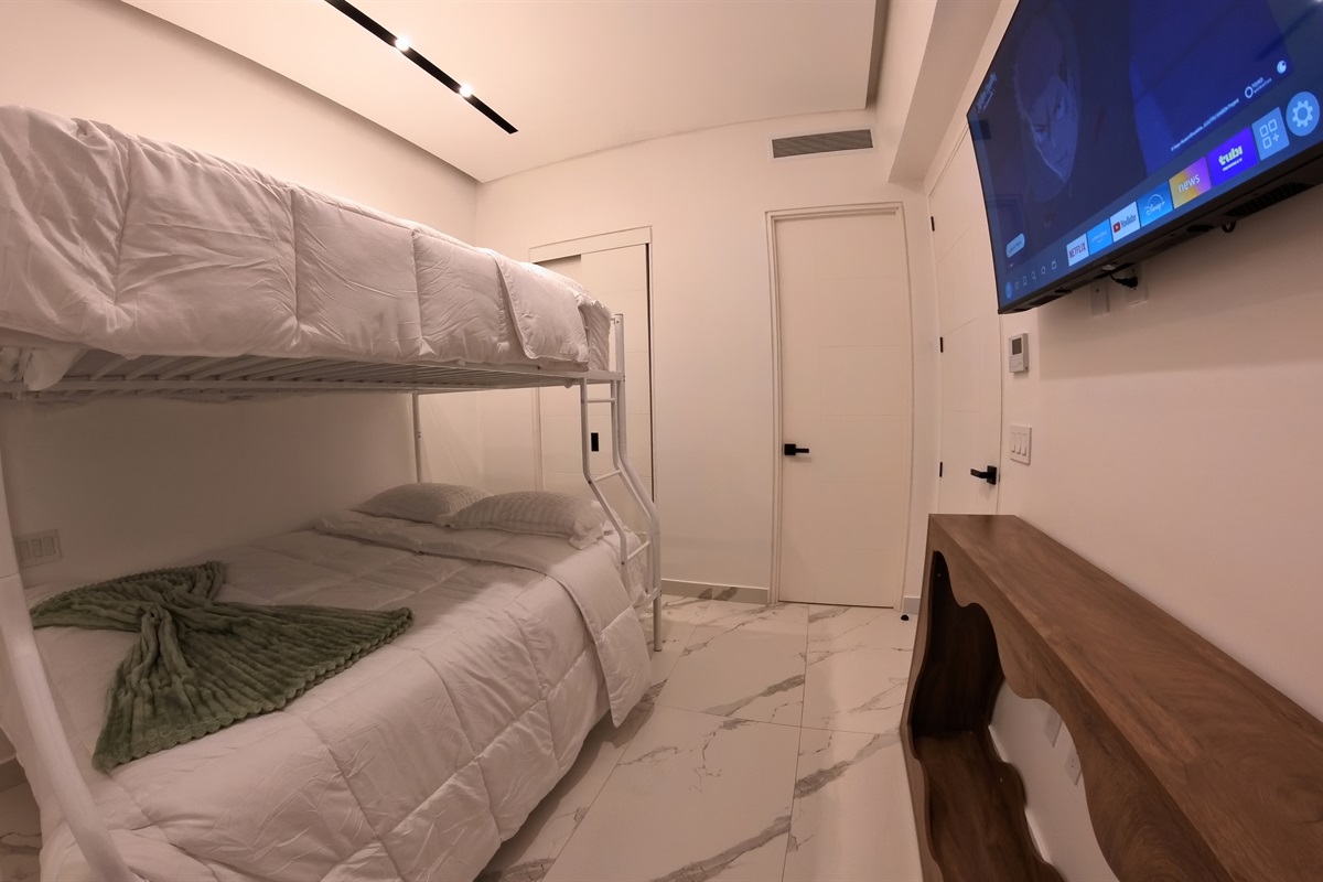 3rd Bedroom with Queen and Full Bunk Bed