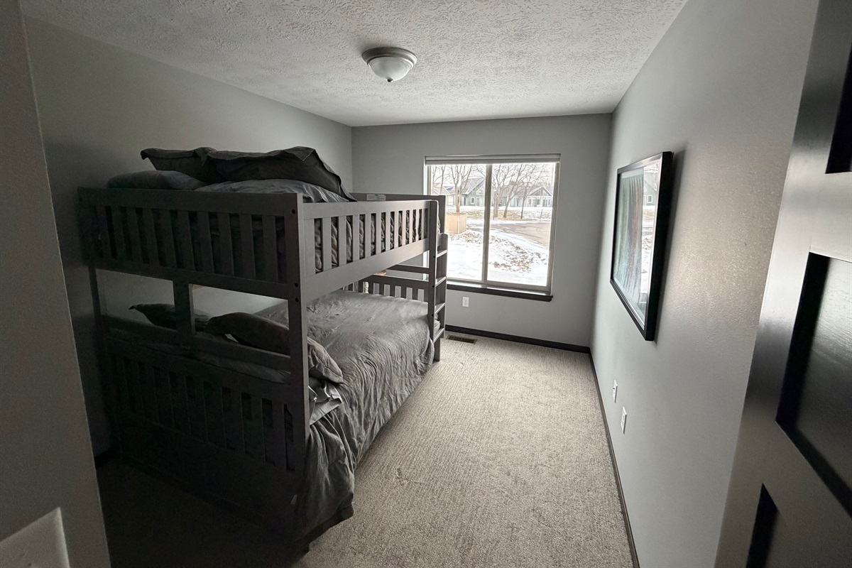 Full/Full bunk beds in upstairs guest room