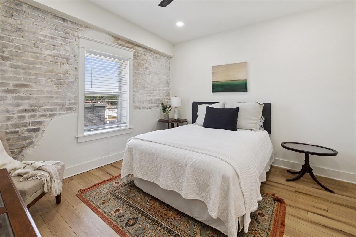 Master Bedroom with Queen Bed