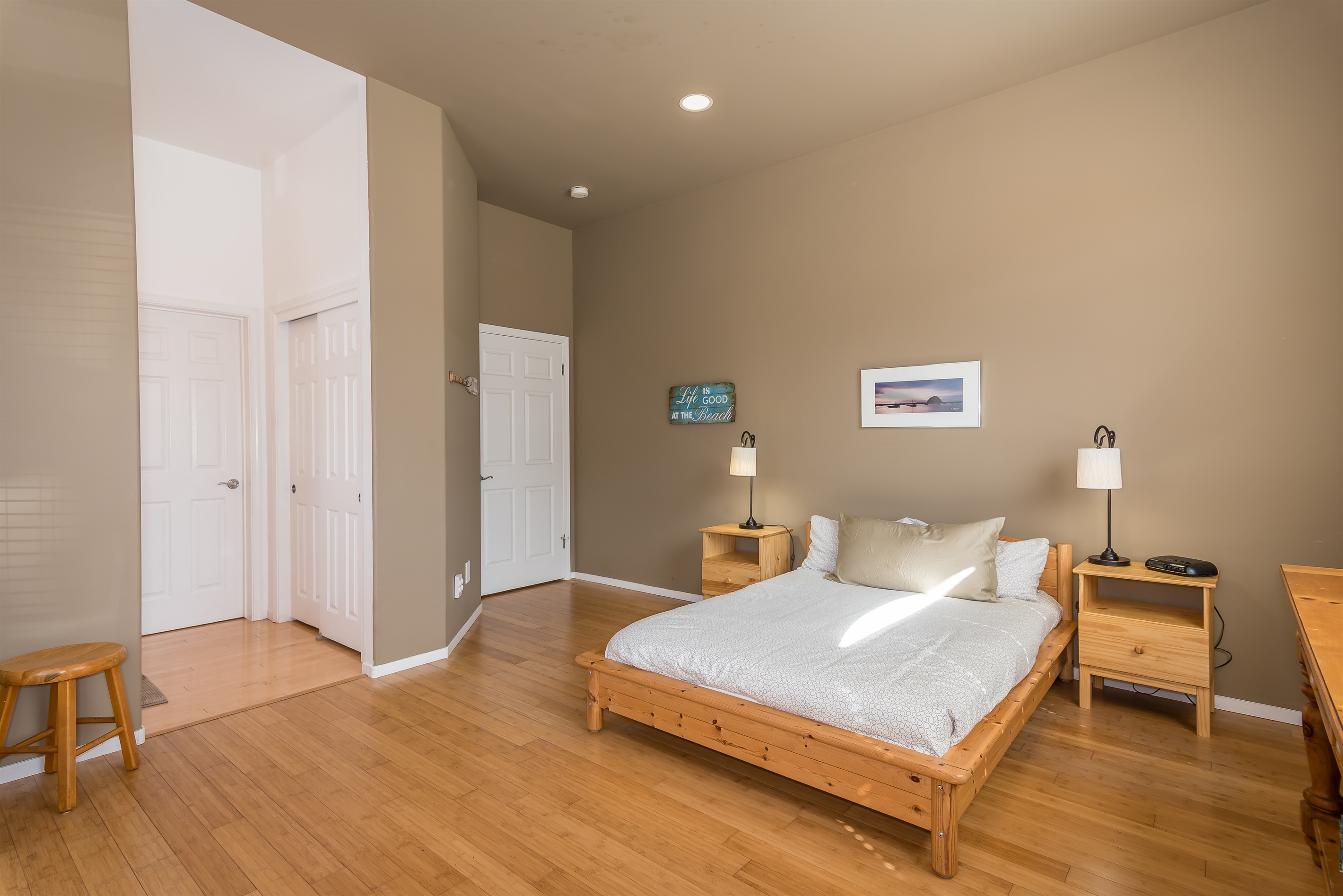 Guest bedroom