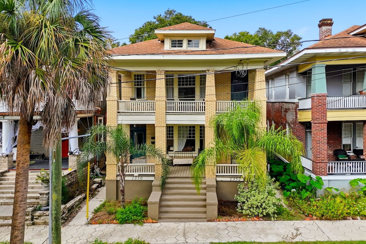 Exterior of duplex in downtown Springfield