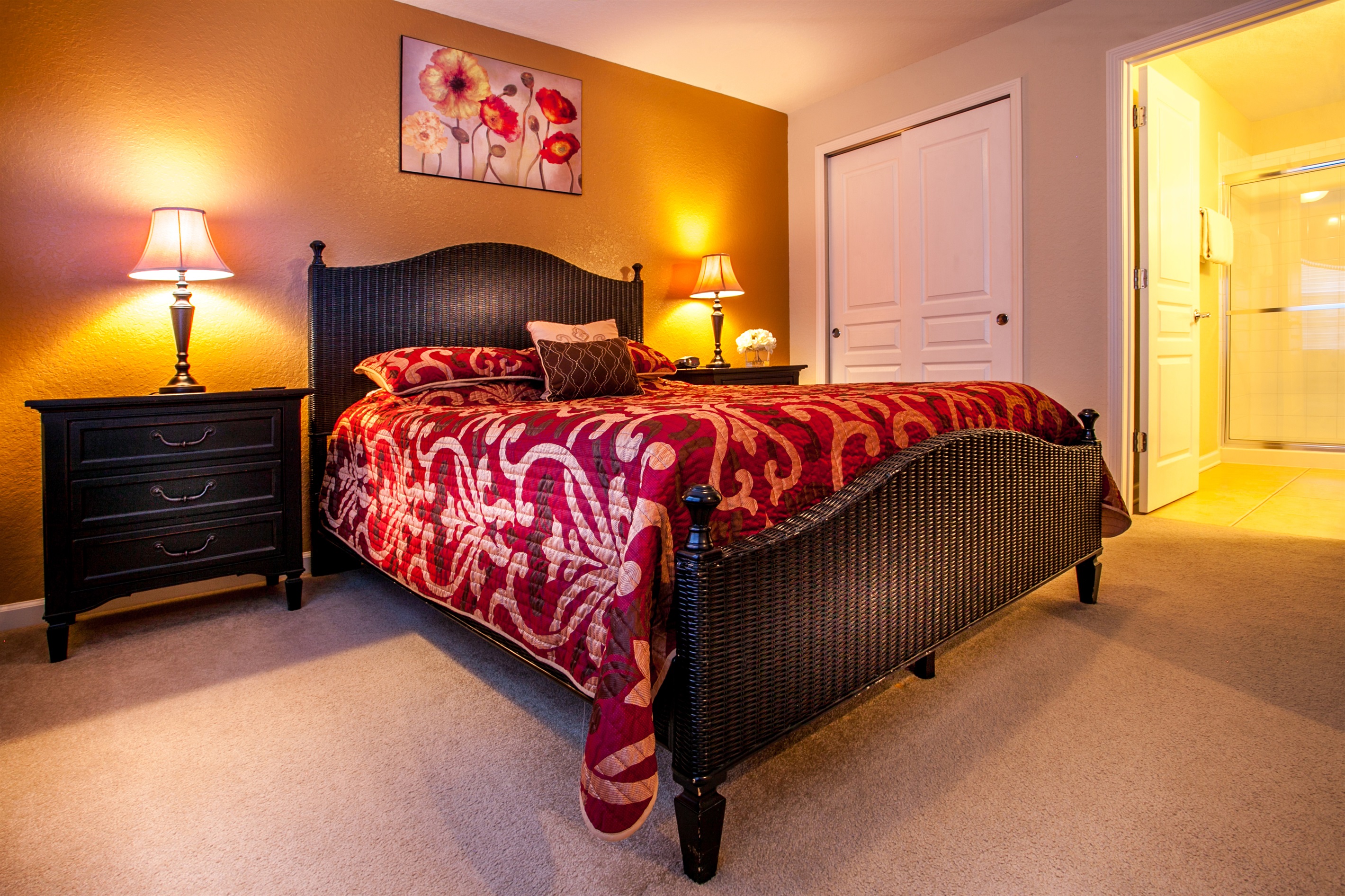 Upstairs King Bedroom w/ En-Suite Bath