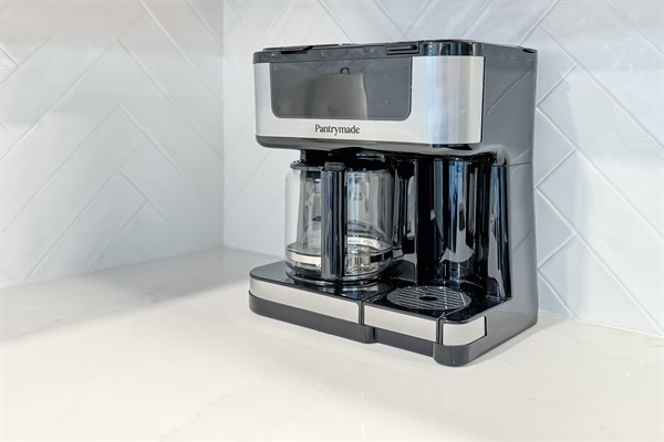 Coffee Maker - Single Pods or Full Pot