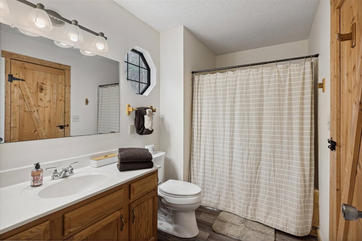 Master Bathroom with shower/jacuzzi tub combo