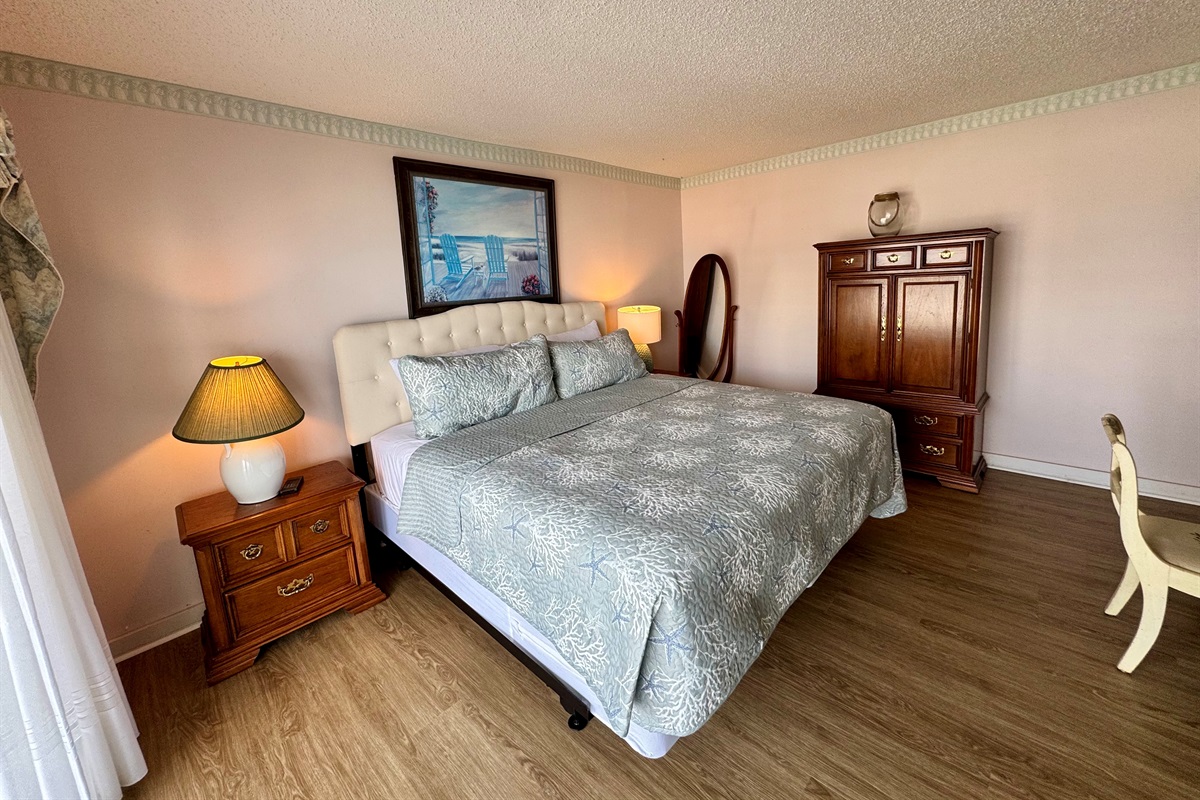 King in main Bedroom