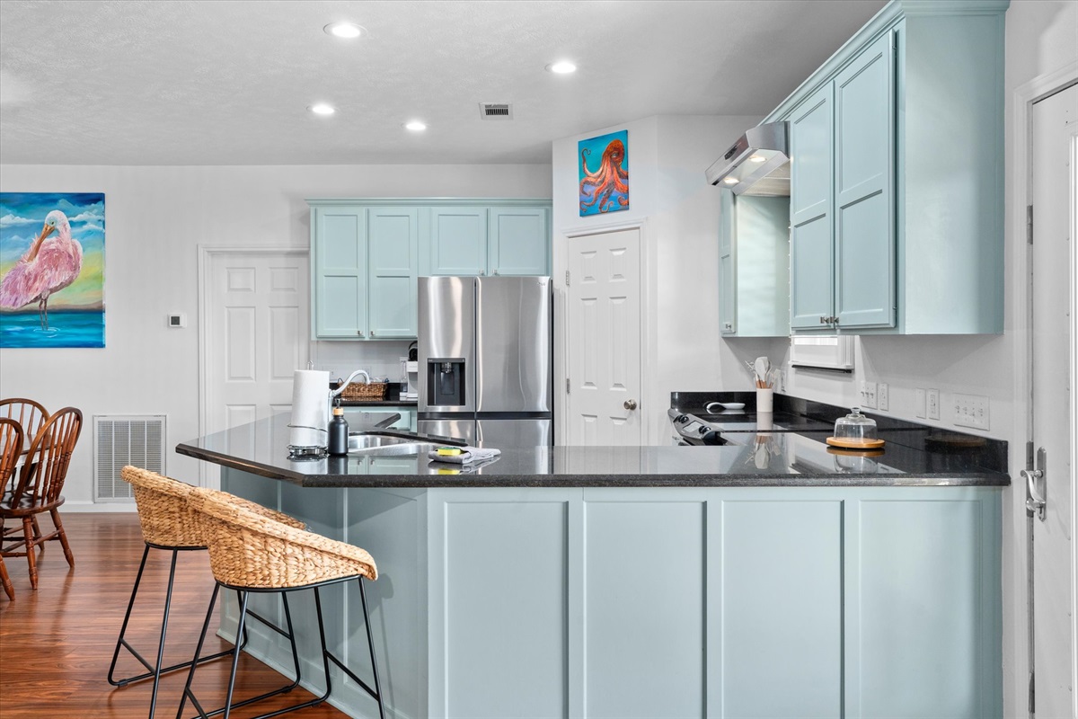 446d5dd00a3a4a3cbb98187c8e04eec4 Large | Beachhouse | Texas | TX | Vacation Homes | Galveston | Crystal Beach | Kokomo | Breezy Days | Beachfront Elegance | Sunrise Serenity | Southern Sands Property Management, LLC
