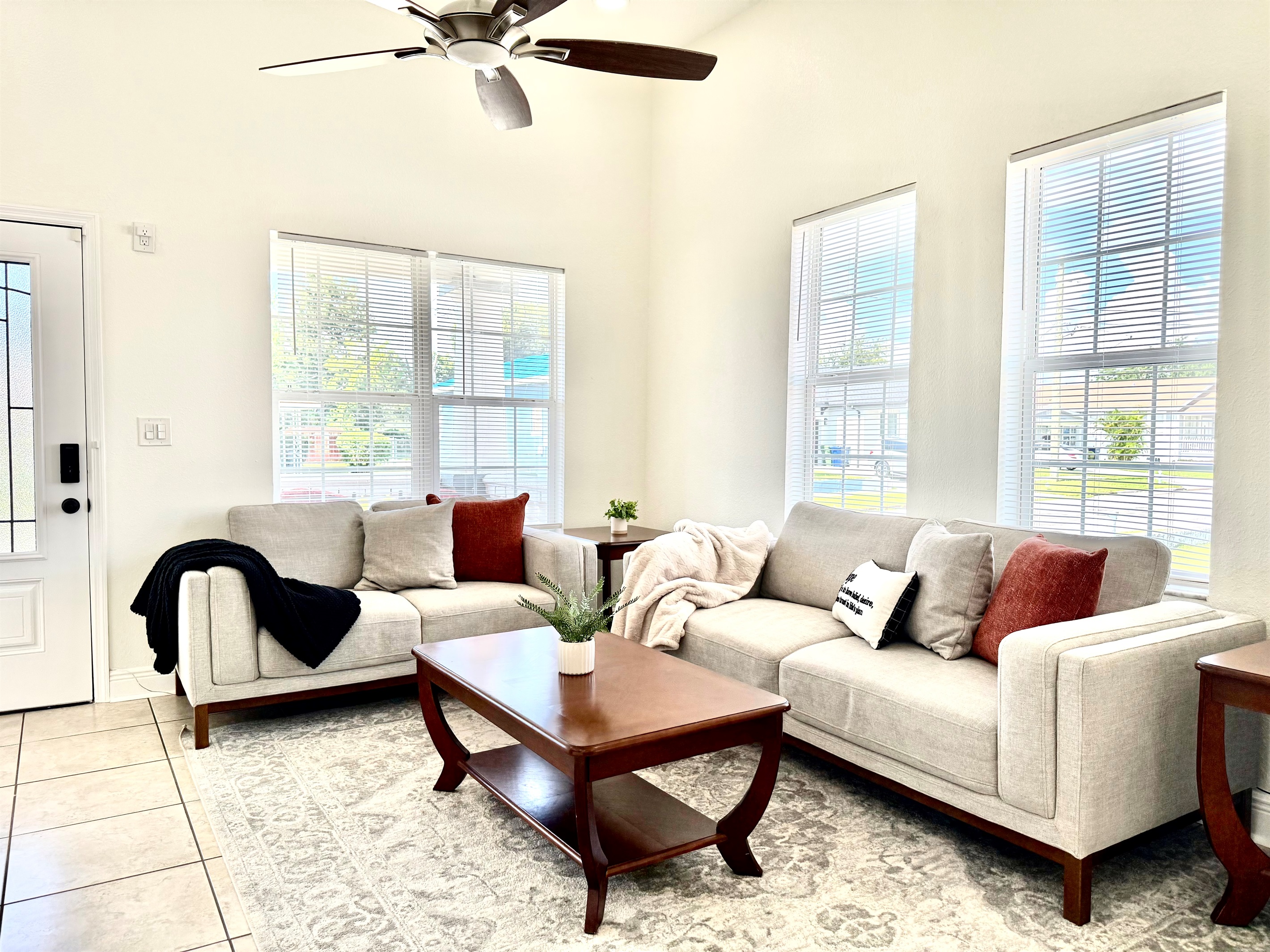 Stream your favorites or curl up with a book—this comfortable, stylish living area has everything you need to recharge.
