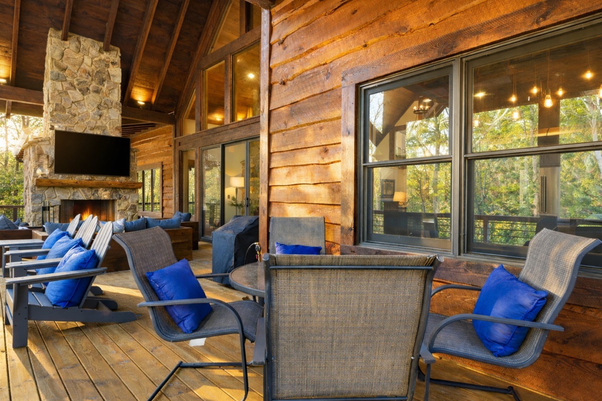 Enjoy al fresco dining or lounging with the Blackstone grill and ample deck space.
