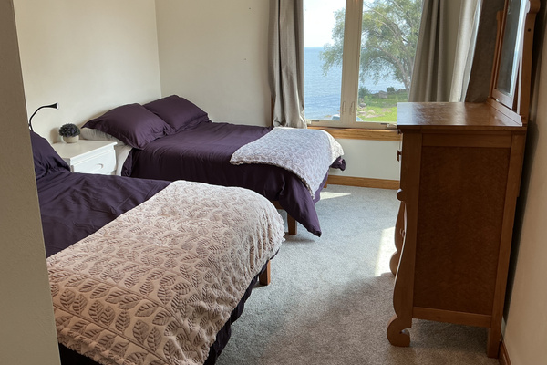 2nd bedroom - 2 full size beds