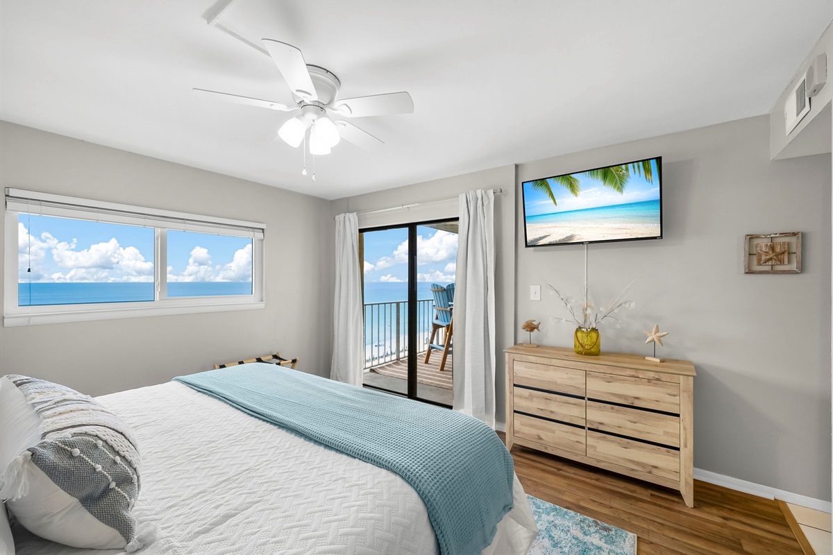 The Master bedroom provides a comfortable king size bed with all new bedding for a luxurious experience. Flat screen TV in the master so you can watch TV at night when the kids are asleep in t