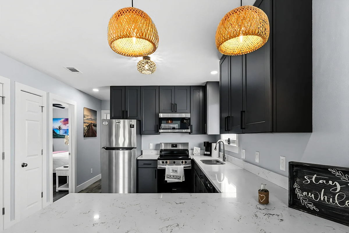 Biltmore Beach Coastal (2nd floor) kitchen