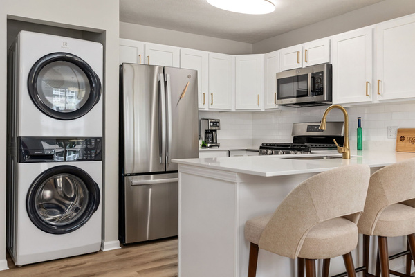 The Irish Retreat | 2BR/2BA Near Notre Dame | Private Balcony, photo 16