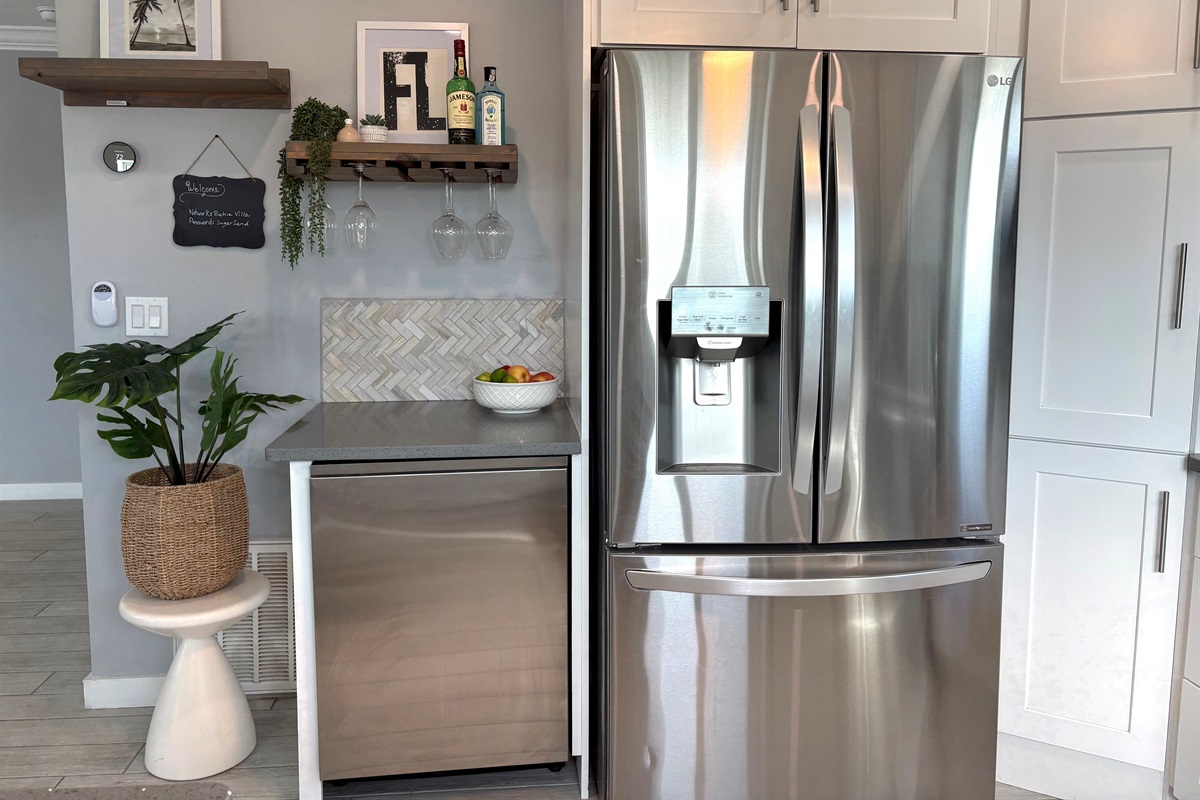 Vista (upper unit) wine refrigerator