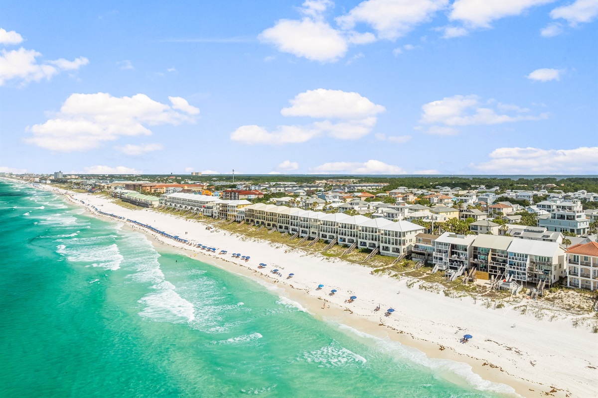 Emerald Coast paradise—sugar-white sand and turquoise waters.