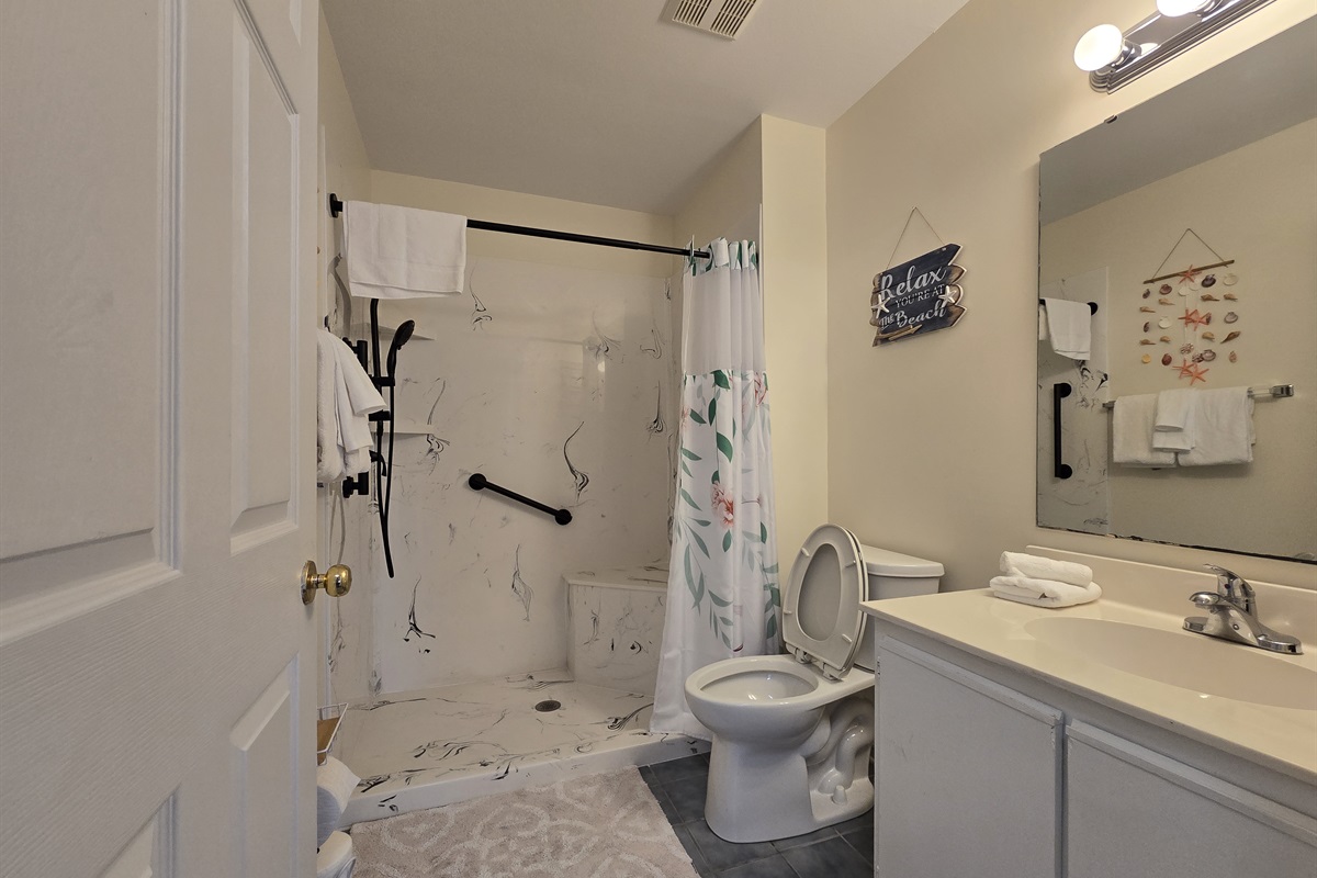 Full Hall Bath