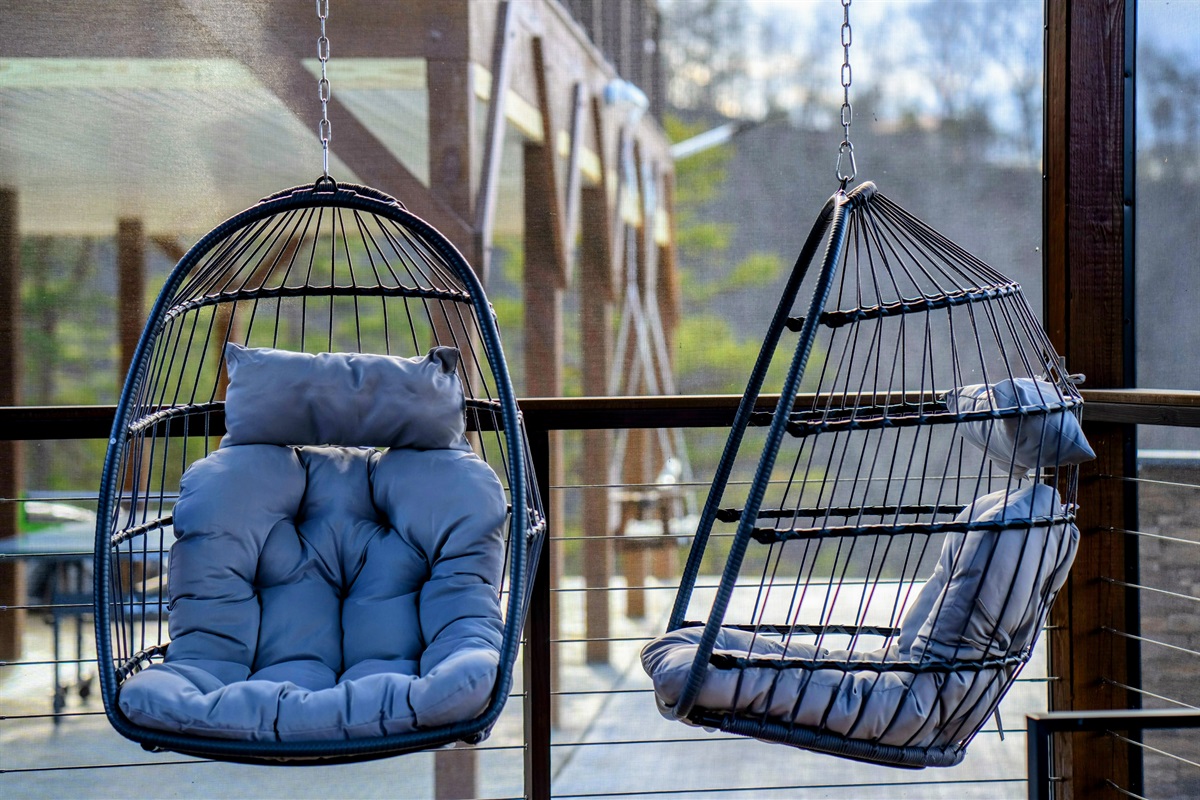 Swing into Relaxation – Settle into the cushioned swing chairs and sway your cares away while soaking in peaceful mountain scenery.