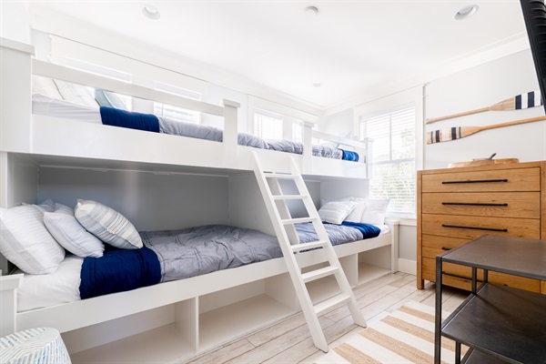 2nd Floor Bunk Room: 2 Twin, 2 Double