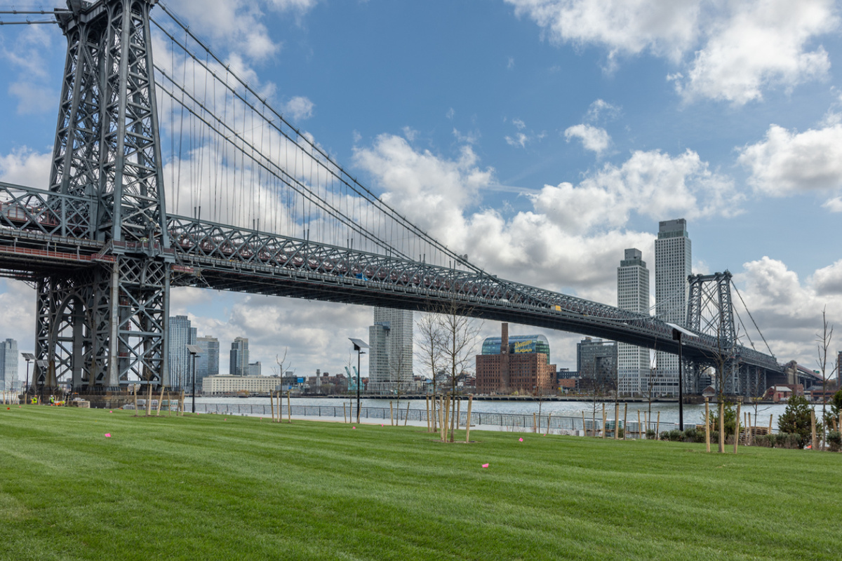 12-minute walk to the Williamsburg Bridge — Lower East Side, NYC