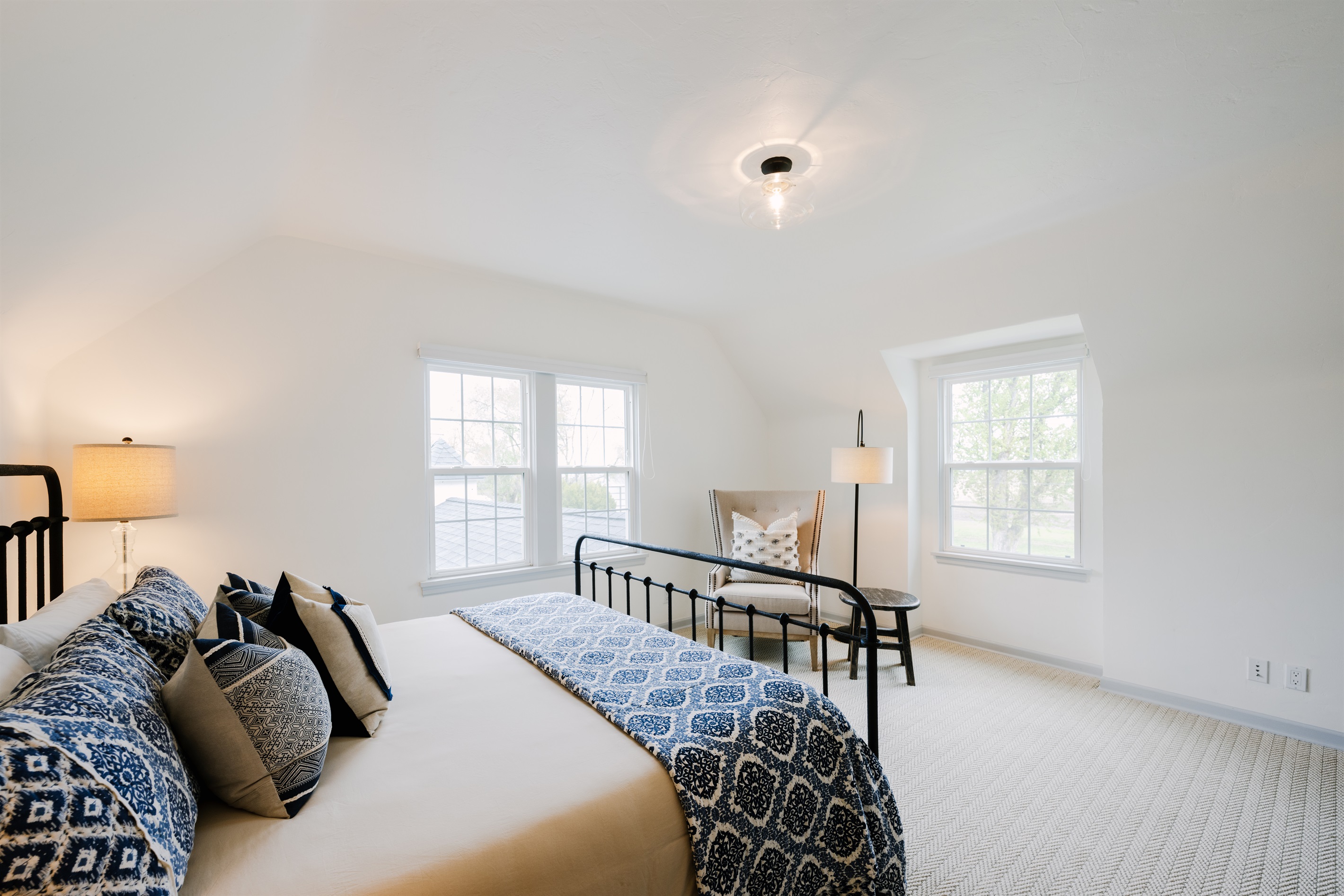 Farmhouse bedroom 4: King Ensuite, 2nd Floor.