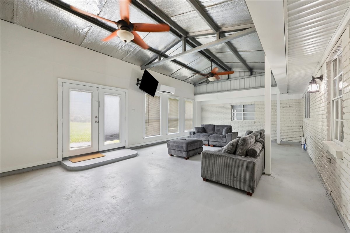 SUN ROOM