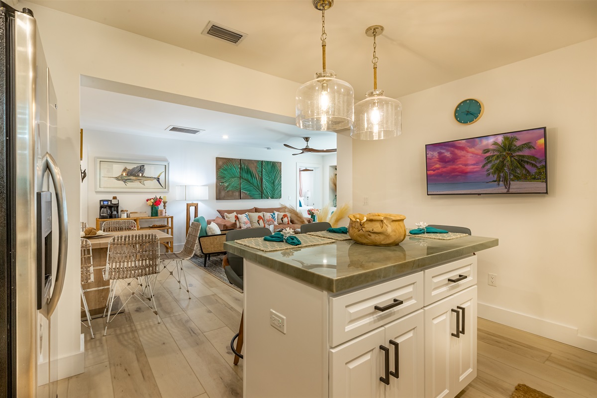 Kitchen/Dining Area: Bright and airy space with chic decor, perfect for culinary adventures!