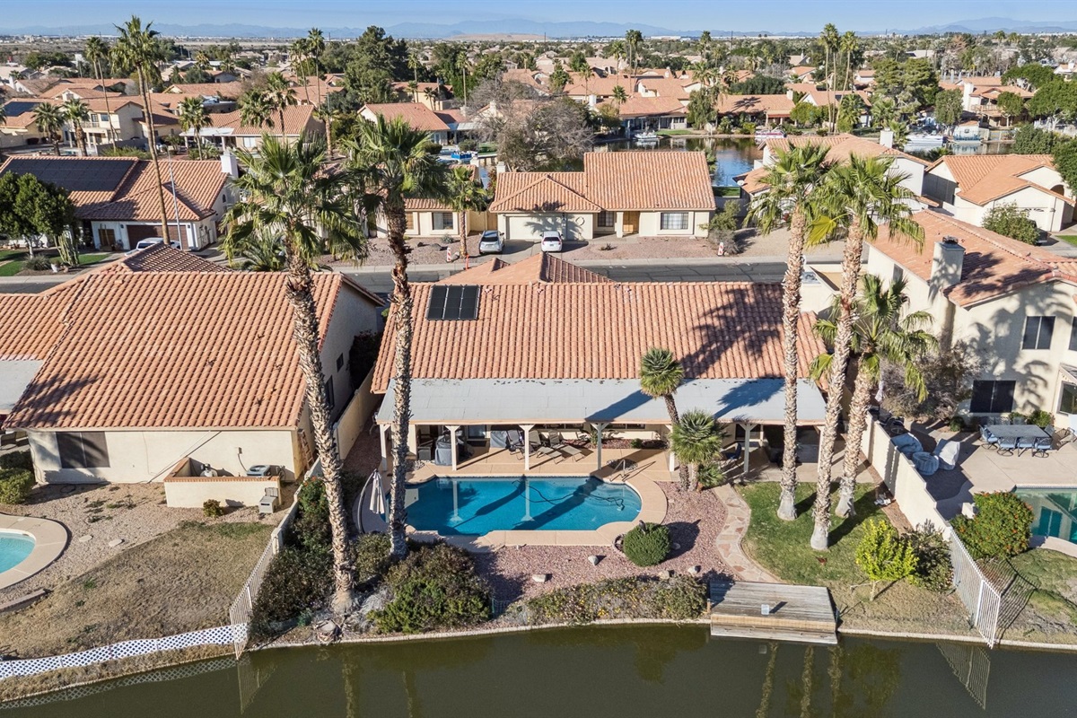 Lakefront Oasis w/ Pool & Hot Tub · Garden Lakes | 3 Bed 2 Bath — Lakefront Oasis w/ Pool & Hot Tub | 3b • 2bth, Avondale, Arizona — photo 47