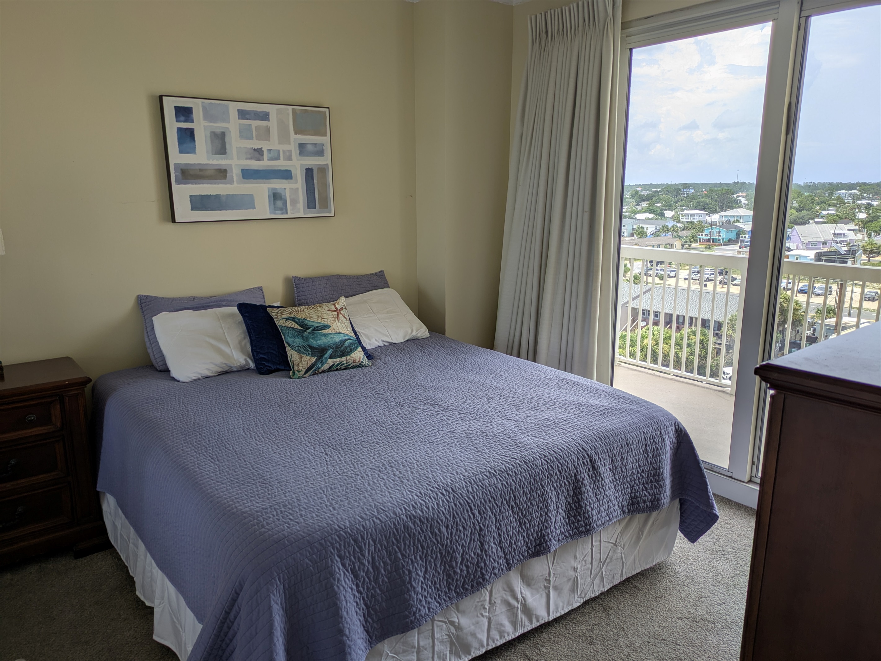 Guests bedroom (King Bed)