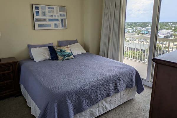 Guests bedroom (King Bed)