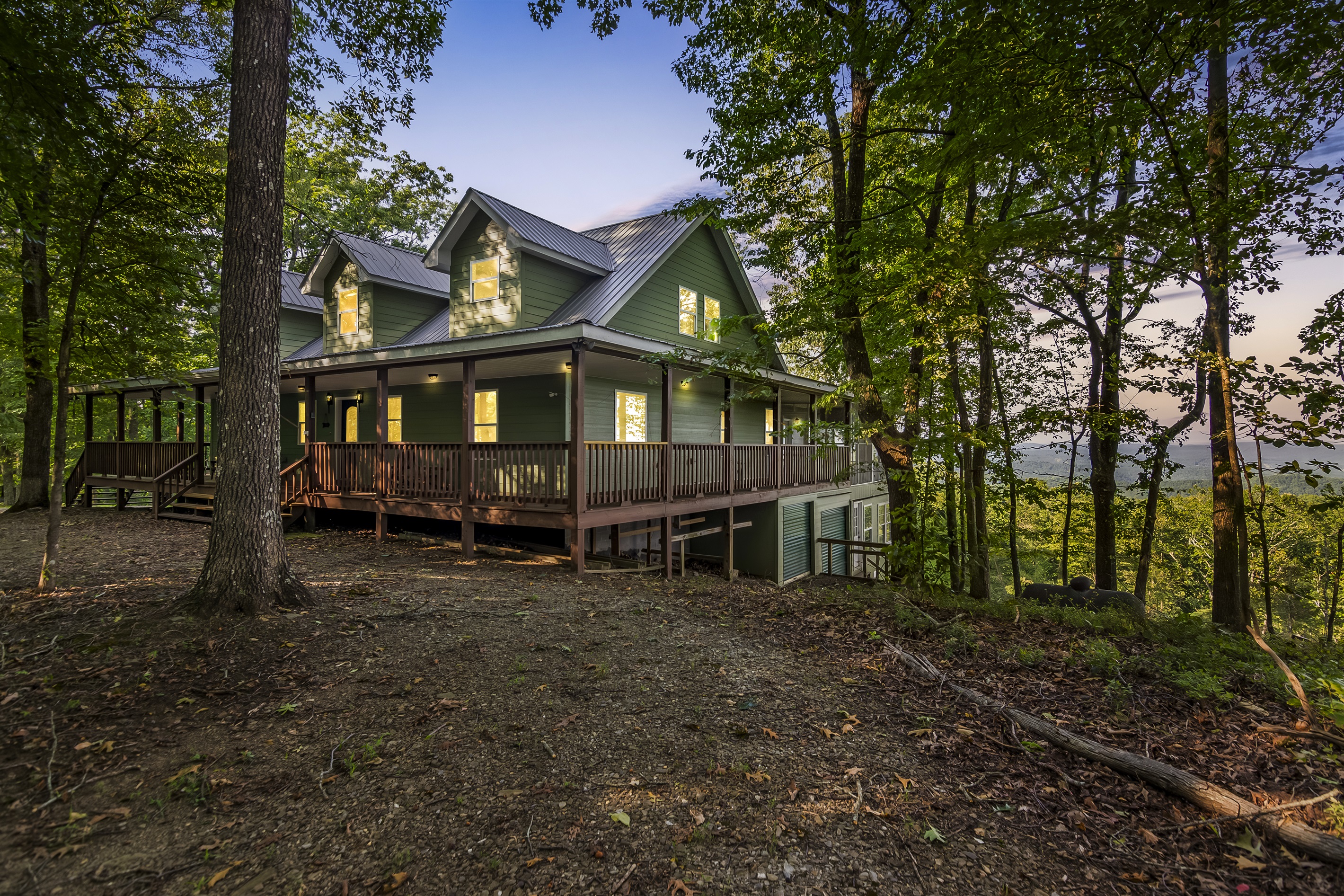 Year Round Mtn View + EV Charger + Hot Tub + Firepit