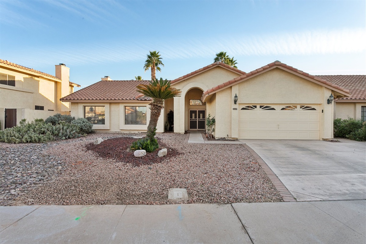 Lakefront Oasis w/ Pool & Hot Tub · Garden Lakes | 3 Bed 2 Bath — Lakefront Oasis w/ Pool & Hot Tub | 3b • 2bth, Avondale, Arizona — photo 61