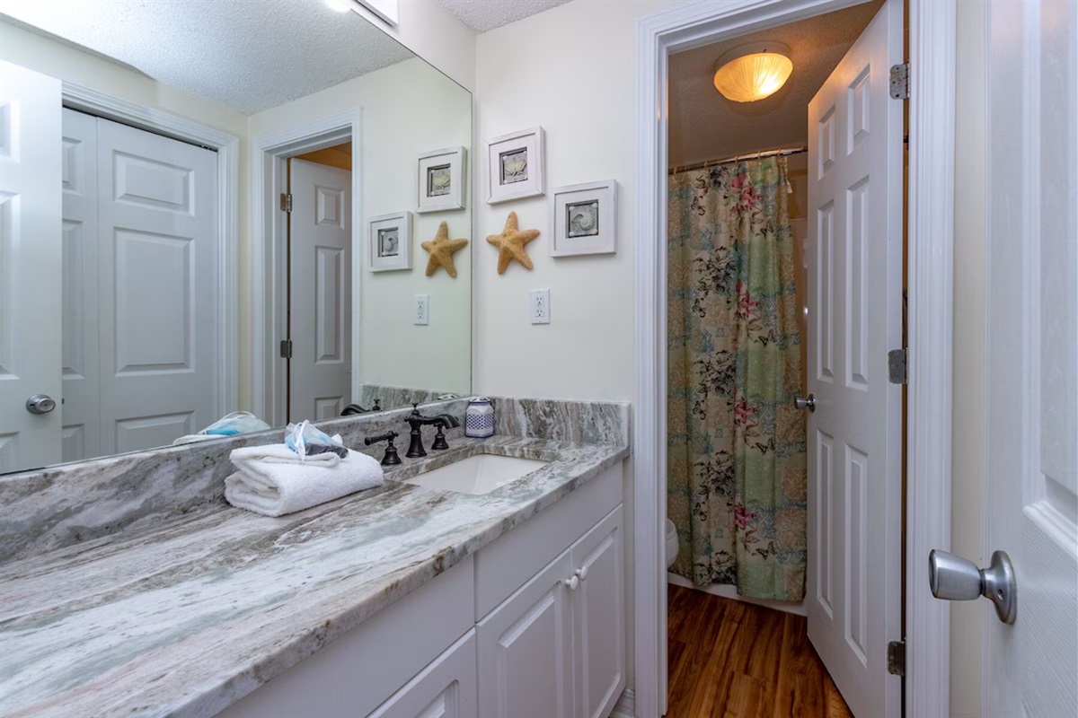 Ensuite bath with water closet 