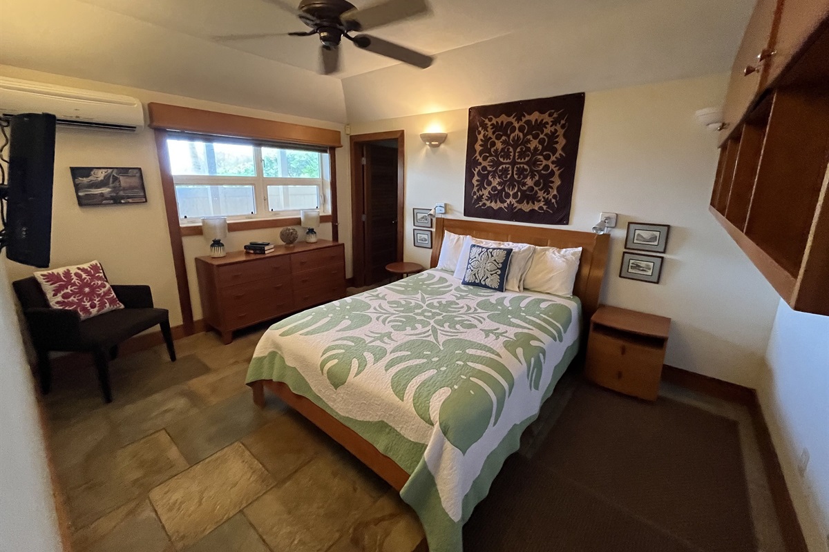 Downstairs bedroom (3)