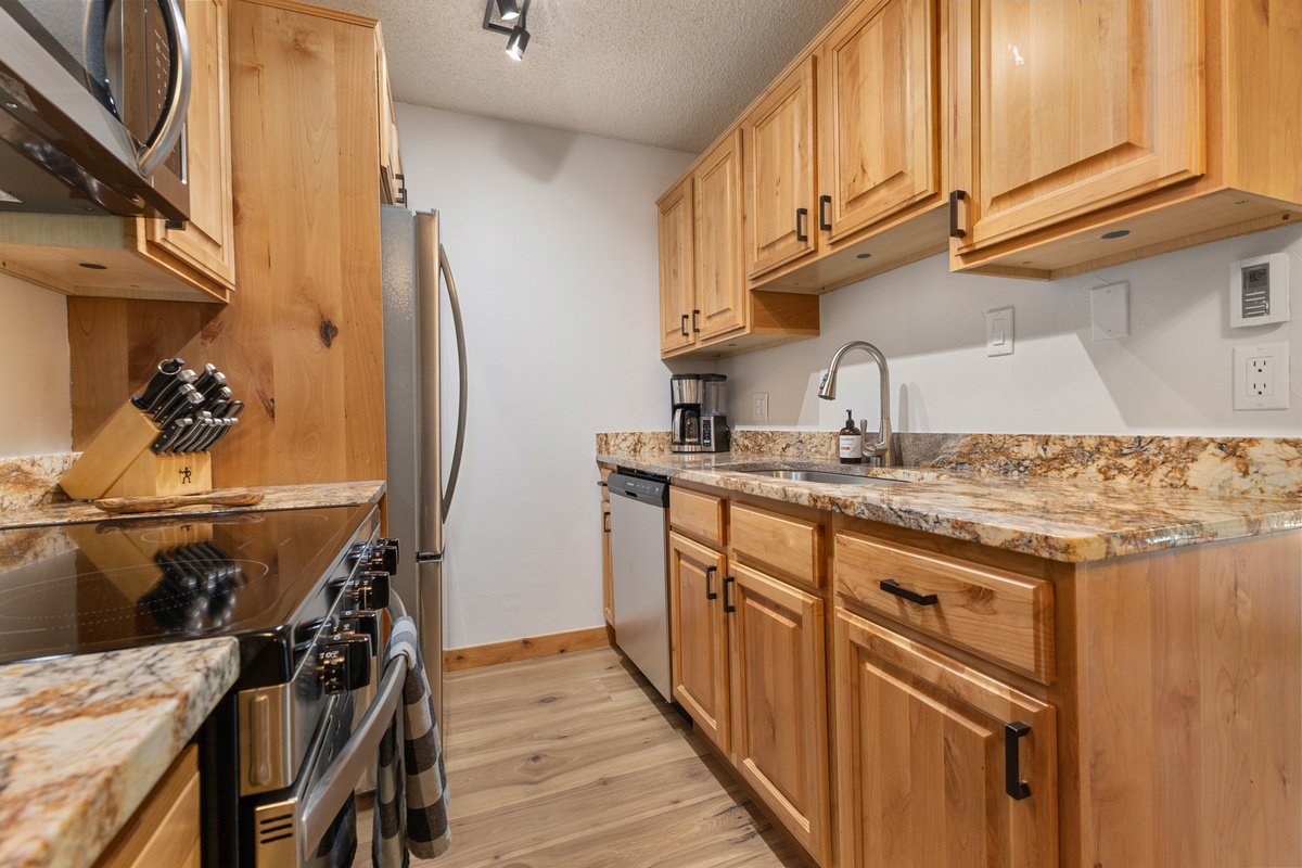 Kitchen | Electric Stove