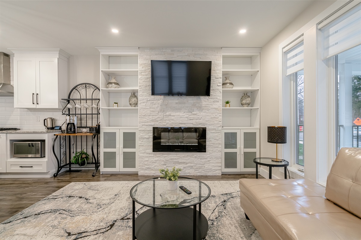 Cozy Living Area with fireplace and Smart Tv